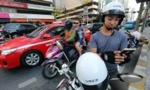 Tài xế xe ôm 'bán mạng'