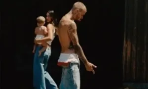 Con trai Justin Bieber đóng MV Con trai Justin Bieber đóng MV
