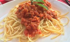 Vì sao hay mệt, buồn ngủ sau ăn trưa?